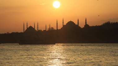 istanbul silueti ve gün batımı / Türkiye