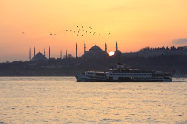 istanbul silueti ve gün batımı / Türkiye