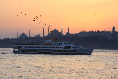 istanbul silueti ve gün batımı / Türkiye
