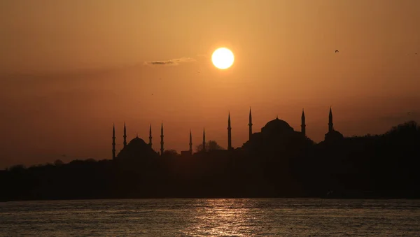 伊斯坦堡天际线和日落 土耳其 — 图库照片