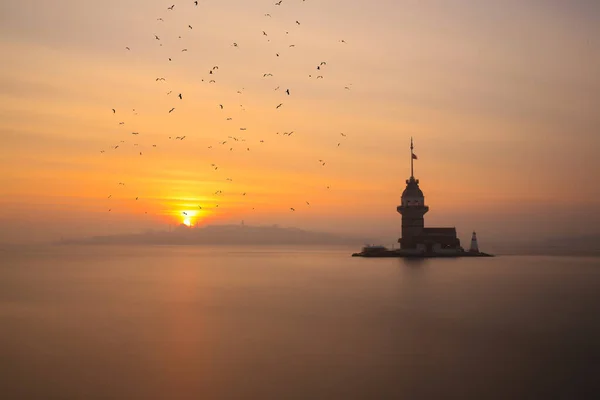Mädchenturm Und Sonnenuntergang — Stockfoto