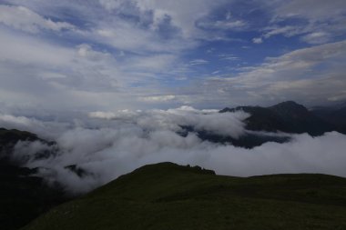 Kaçkar dağlarında Ambarlı yaylasının panoramik manzarası, Karadeniz, Rize, Türkiye