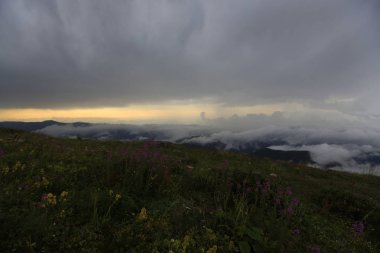 Kaçkar dağlarında Ambarlı yaylasının panoramik manzarası, Karadeniz, Rize, Türkiye