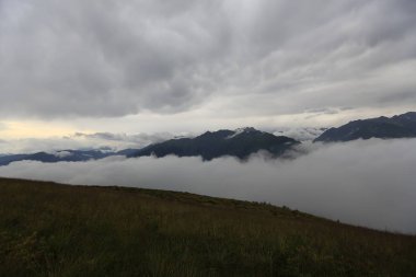 Kaçkar dağlarında Ambarlı yaylasının panoramik manzarası, Karadeniz, Rize, Türkiye