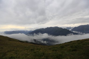 Kaçkar dağlarında Ambarlı yaylasının panoramik manzarası, Karadeniz, Rize, Türkiye