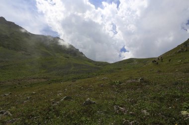 Kaçkar dağlarında Ambarlı yaylasının panoramik manzarası, Karadeniz, Rize, Türkiye