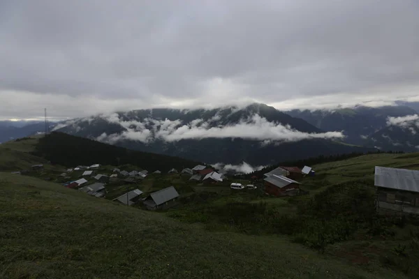 Paisagem Foto Casas Madeira Nevoeiro Que Cobre Gito Plateau Rize — Fotografia de Stock