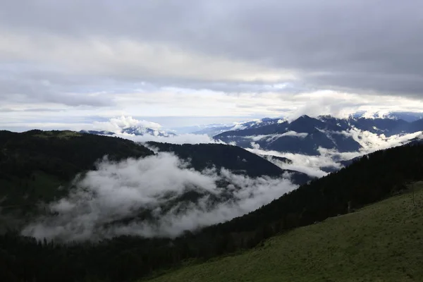 Paisagem Foto Casas Madeira Nevoeiro Que Cobre Gito Plateau Rize — Fotografia de Stock