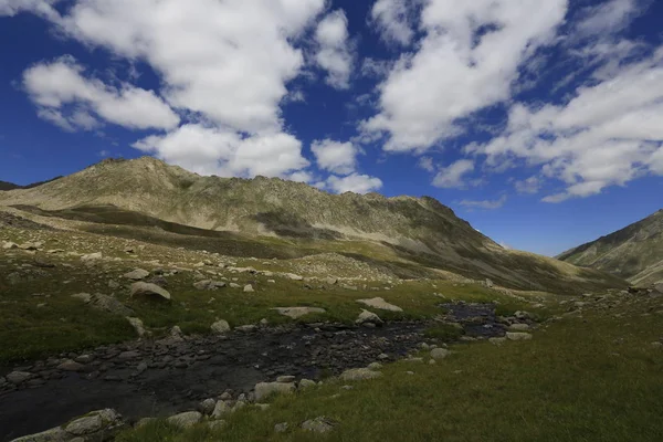 Βουνά Φόγκυ Κάκαρ Αντανακλώνται Στη Λίμνη Των Παγετώνων — Φωτογραφία Αρχείου