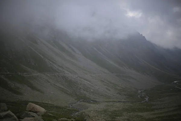 Des Alpinistes Marchent Jusqu Sommet Montagne Vercenik Dans Mer Noire — Photo