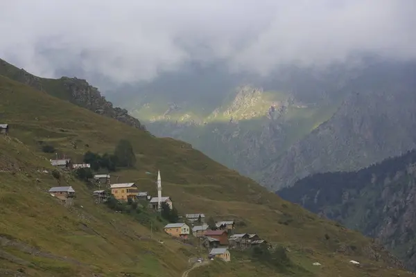 Karadeniz Türkiye Vercenik Dağı Nın Zirvesine Yürüyen Dağcılar — Stok fotoğraf
