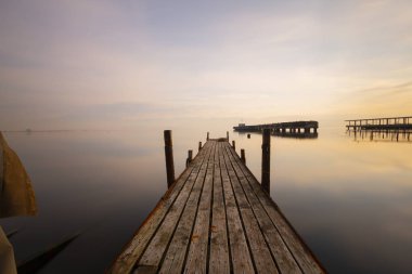 Sekapark, İzmit, Kocaeli. Deniz kıyısındaki güzel doğal park. Türkiye 'de gün batımı deniz manzarası.