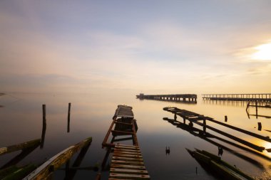 Sekapark, İzmit, Kocaeli. Deniz kıyısındaki güzel doğal park. Türkiye 'de gün batımı deniz manzarası.