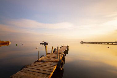Sekapark, İzmit, Kocaeli. Deniz kıyısındaki güzel doğal park. Türkiye 'de gün batımı deniz manzarası.