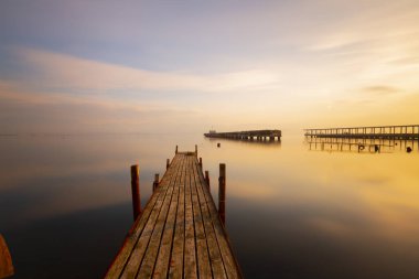 Sekapark, İzmit, Kocaeli. Deniz kıyısındaki güzel doğal park. Türkiye 'de gün batımı deniz manzarası.