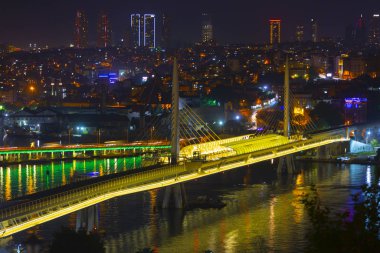 İstanbul gecesi ve köprüler