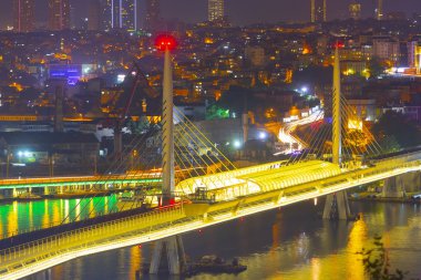 İstanbul gecesi ve köprüler