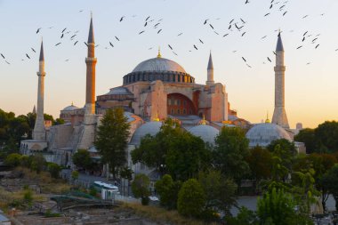 Ayasofya Kubbe ve minareler gün batımında eski İstanbul, Türkiye 'de