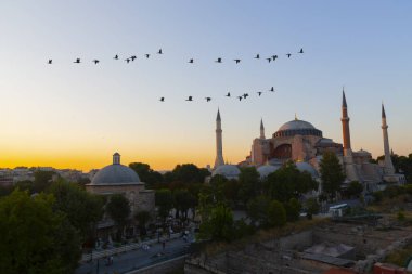 Ayasofya Kubbe ve minareler gün batımında eski İstanbul, Türkiye 'de