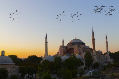 Ayasofya Kubbe ve minareler gün batımında eski İstanbul, Türkiye 'de