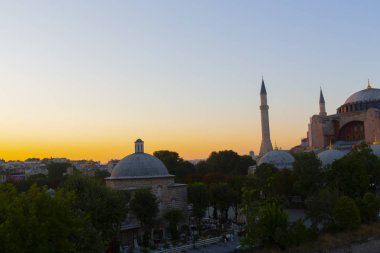 Ayasofya Kubbe ve minareler gün batımında eski İstanbul, Türkiye 'de