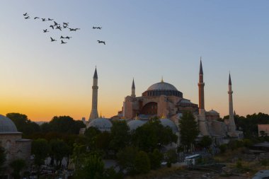 Ayasofya Kubbe ve minareler gün batımında eski İstanbul, Türkiye 'de