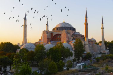 Ayasofya Kubbe ve minareler gün batımında eski İstanbul, Türkiye 'de