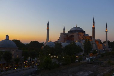 Ayasofya Kubbe ve minareler gün batımında eski İstanbul, Türkiye 'de