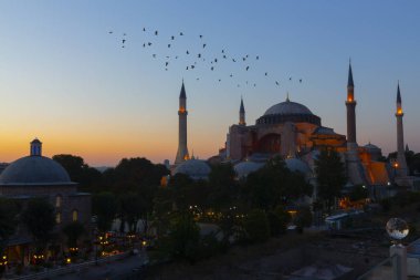Ayasofya Kubbe ve minareler gün batımında eski İstanbul, Türkiye 'de