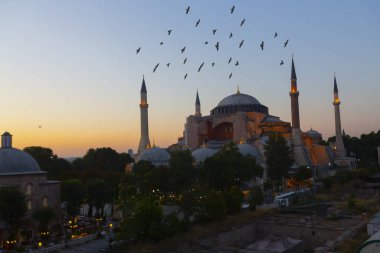Ayasofya Kubbe ve minareler gün batımında eski İstanbul, Türkiye 'de
