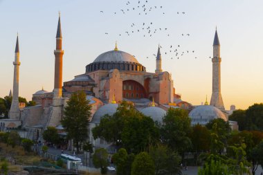Ayasofya Kubbe ve minareler gün batımında eski İstanbul, Türkiye 'de