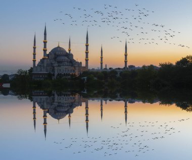 Sultan Ahmet Camii'nin havadan görünümü, havai uçan uçakla - İstanbul, Türkiye