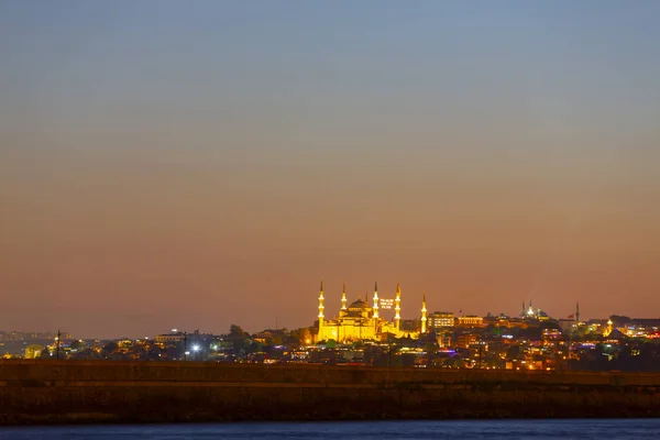 Istanbul City Night Landskap — Stockfoto