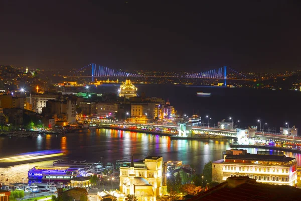 Istanbul Stadt Nachtlandschaft — Stockfoto