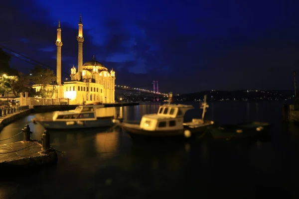 Vista Nocturna Mezquita Ortakoy Puente Del Bósforo Puente Los Mártires — Foto de Stock