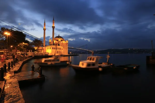 Mesquita Ortakoy Ponte Bósforo Ponte Dos Mártires Julho Vista Noturna — Fotografia de Stock