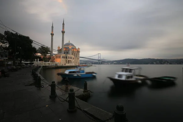 Ortakoy Mosque Bosphorus Bridge 15Th July Martyrs Bridge Night View — Stock Photo, Image