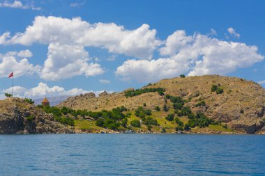 Akdamar adası ve Surp Kilisesi (Akdamar kilisesi) panoramik resim. Ermeni halkı için önemli bir dini yer