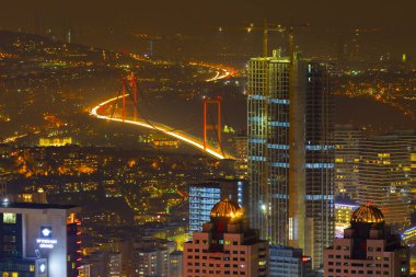 Gece Boğaziçi Köprüsü İstanbul / Türkiye