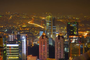 Gece Boğaziçi Köprüsü İstanbul / Türkiye