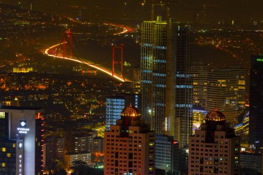 Gece Boğaziçi Köprüsü İstanbul / Türkiye