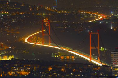 Gece Boğaziçi Köprüsü İstanbul / Türkiye