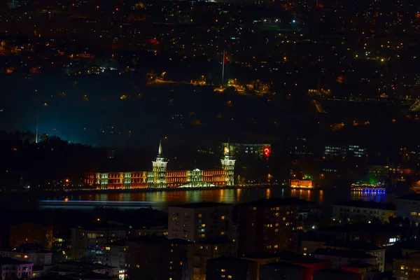 Gece Boğaziçi Köprüsü İstanbul / Türkiye