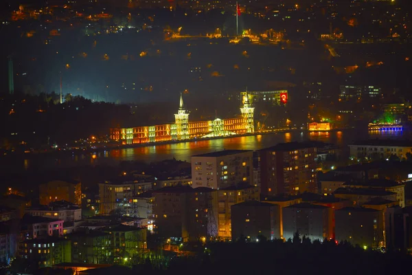 Gece Boğaziçi Köprüsü İstanbul / Türkiye