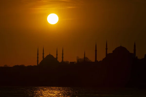 Θέα Στο Ηλιοβασίλεμα Στην Κωνσταντινούπολη Τουρκία — Φωτογραφία Αρχείου