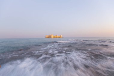 Bakirenin Şatosu (Kiz Kalesi) Mersin Türkiye