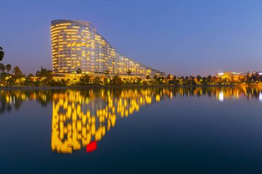 Seyhan Nehri ve Saat Kulesi