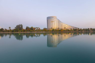 Seyhan Nehri ve Saat Kulesi