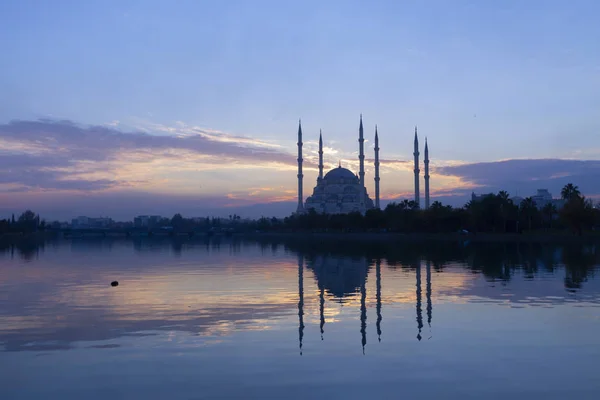 Центральна Мечеть Сабі Адана Туреччина — стокове фото