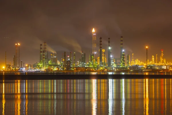 Tupras Izmit petroleum refinery. Tupras is Turkey\'s largest oil refinery,